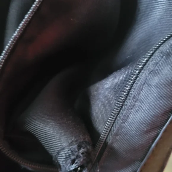 Black Leather Chain-Embellished Women's Bag - Picture 10 of 10